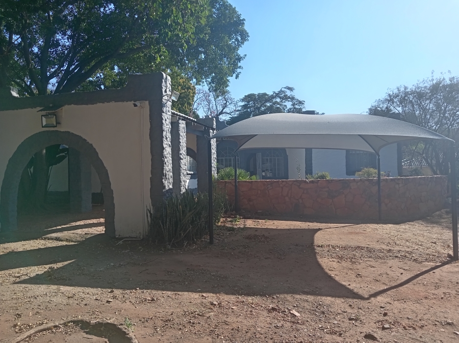 11 Bedroom Property for Sale in De Wildt North West